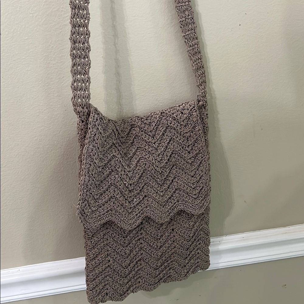 Elegant Tan Woven Shoulder Bag